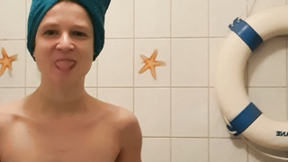 Ich beim schlafen und Duschen