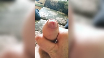 Abspritzen auf der Couch