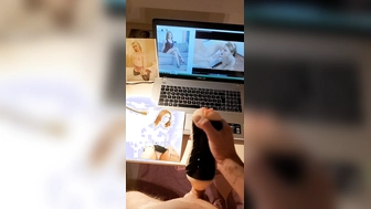 Brünette Megan Vale ist bei mir zuhause. Sie muss mir einfach eine blasen