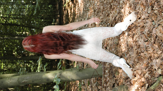 Stephy  allein im Wald