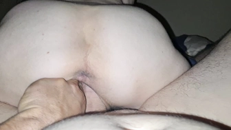 Schön die Muschi gedehnt