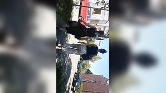 Ärsche auf der Straße