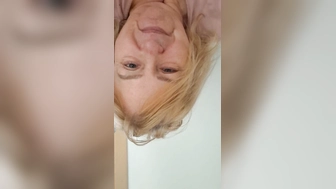 Alte Oma Muschi bei der Selbstbefriedigung