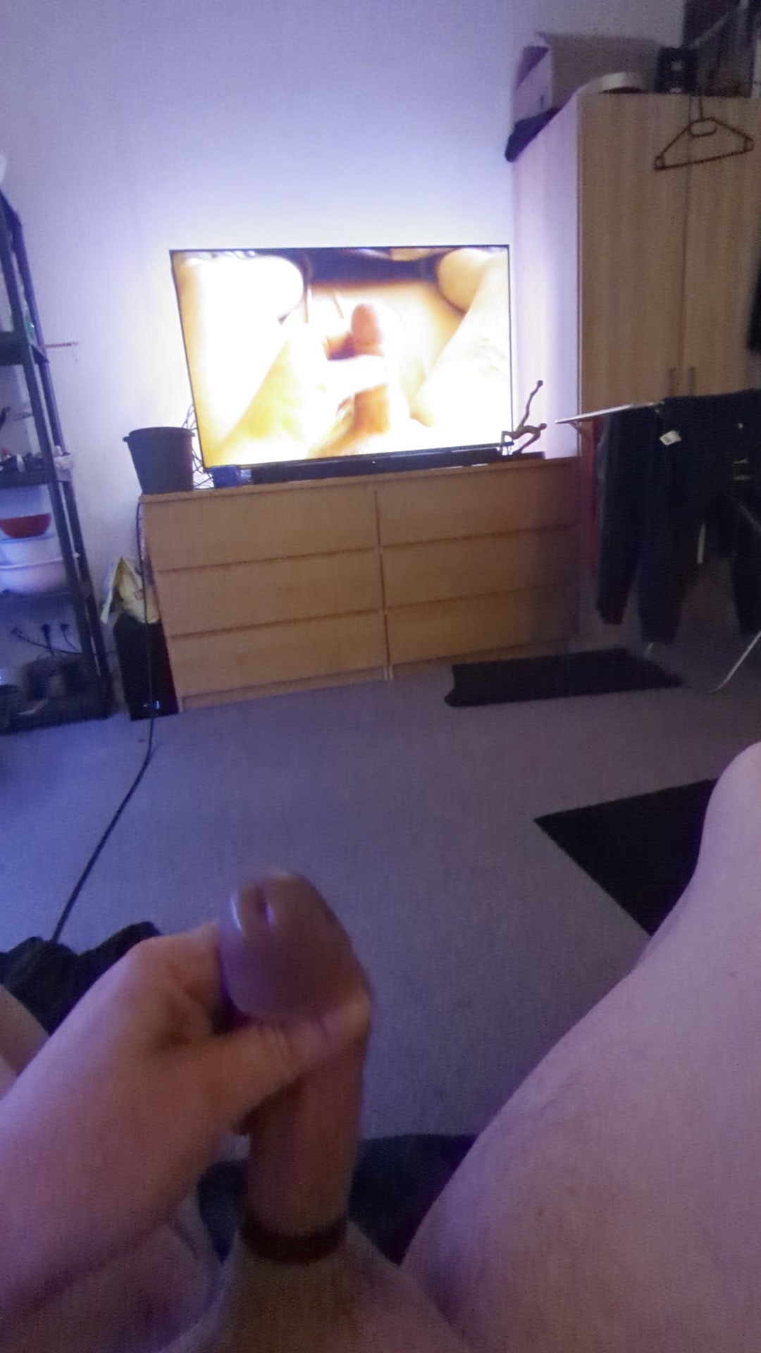An Wichsvideo aufgeilen
