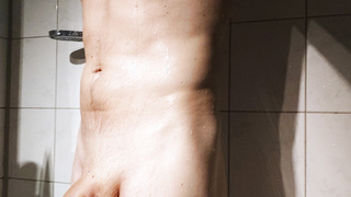 Harter Schwanz in der Dusche