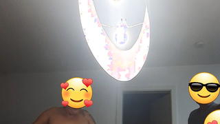 Betrunkene Freundin meiner Frau zeigt uns die neuen Piercing