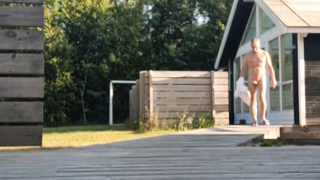 Auf dem Weg vom Poolhaus