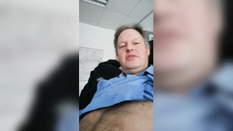 Abspritzen im Büro