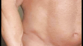 Jörgzeigt seinen Minipenis