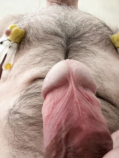 Nippelspiele mit Wäscheklammern