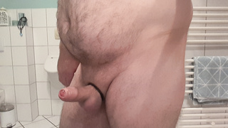 Nach dem Duschen mit und ohne Vorhaut und Ring