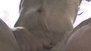 Doggy mit aufgepumten Nippel