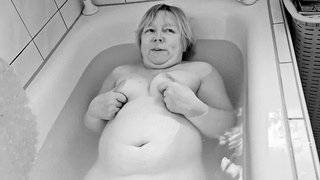 Meine Süße beim baden