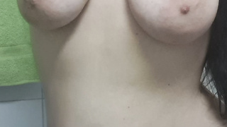 Nina ganz nackt