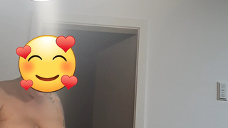 Betrunkene Freundin meiner Frau zeigt uns die neuen Piercing