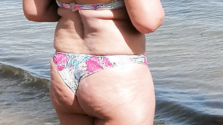 Der pralle Hintern meiner Stute am Strand