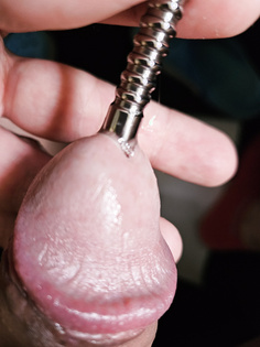 Schwanz mit Metall Dilator verwöhnen...