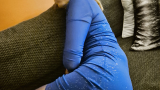Milf in blau