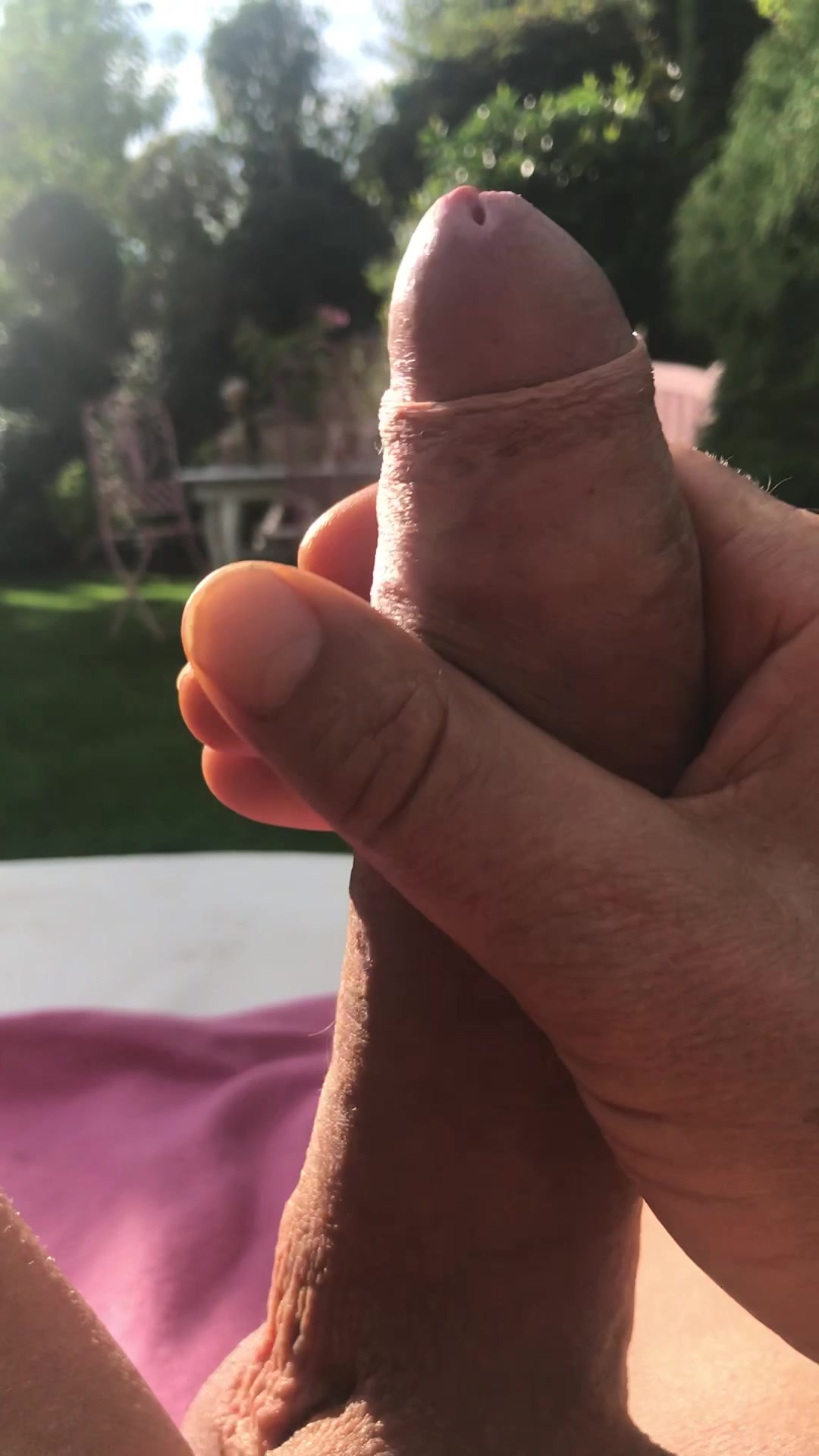 Outdoor abwichsen im Garten
