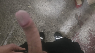 Hier ein Bild von meinem Schwanz den ich mindestens 1x am Tag wichsen muss