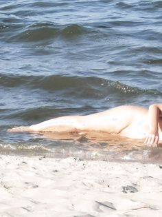 Nixe am FKK Strand
