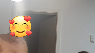 Betrunkene Freundin meiner Frau zeigt uns die neuen Piercing