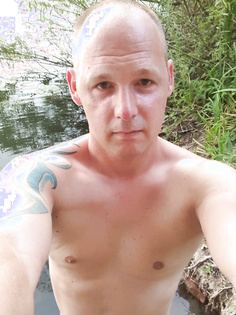 Meine Wenigkeit nackt am See
