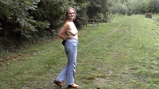 Junge Titten am See