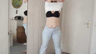 Ines zeigt sich gern nackt