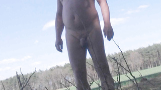 Nackt im Wald 1