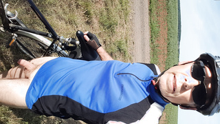 Unten ohne Fahrrad fahren